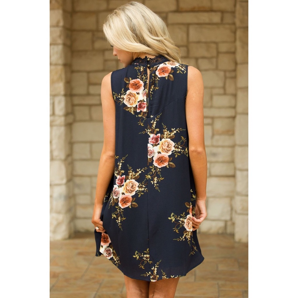 New Boho Crochet Lace Floral Festival Dress - Picture 3 of 4