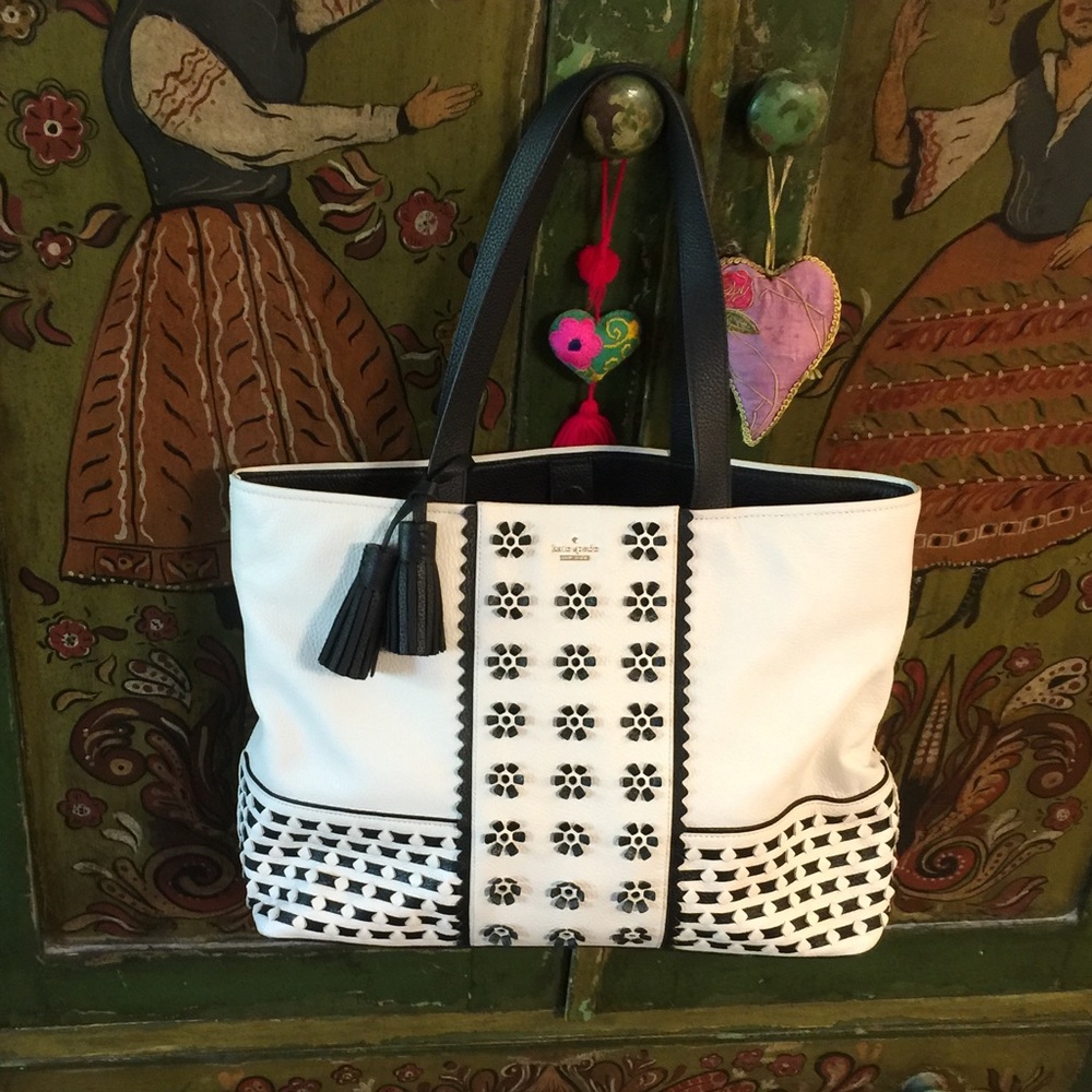 Kate Spade ♠️ like new shoulder bag is stunning