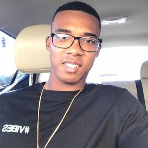 Meet your Posher, Devin