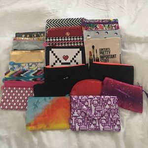 Cosmetic bag lot (20)