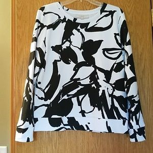 Black and white abstract print top