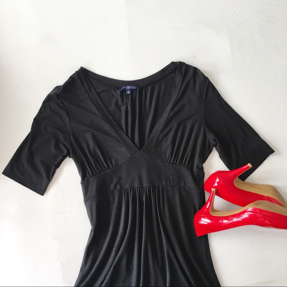 CLOSING 2/8 MUST GO GAP black v neck dress