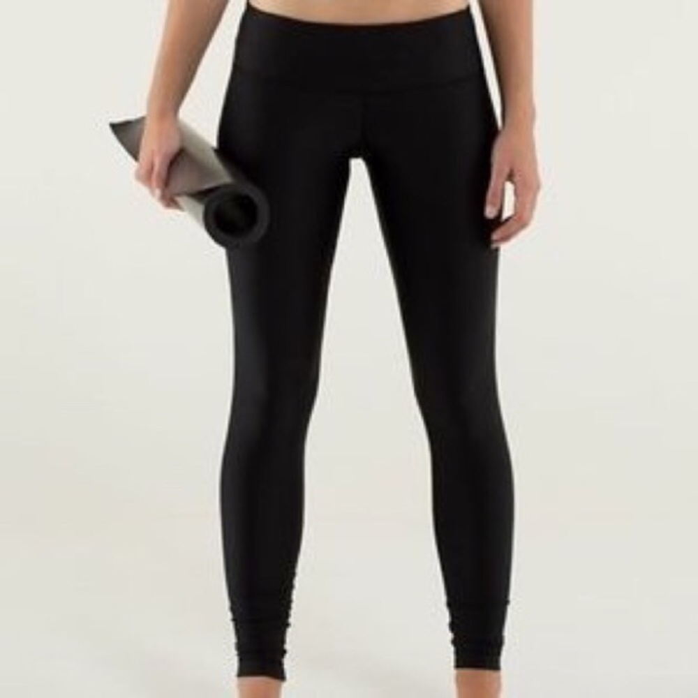 Lululemon black wunder unders