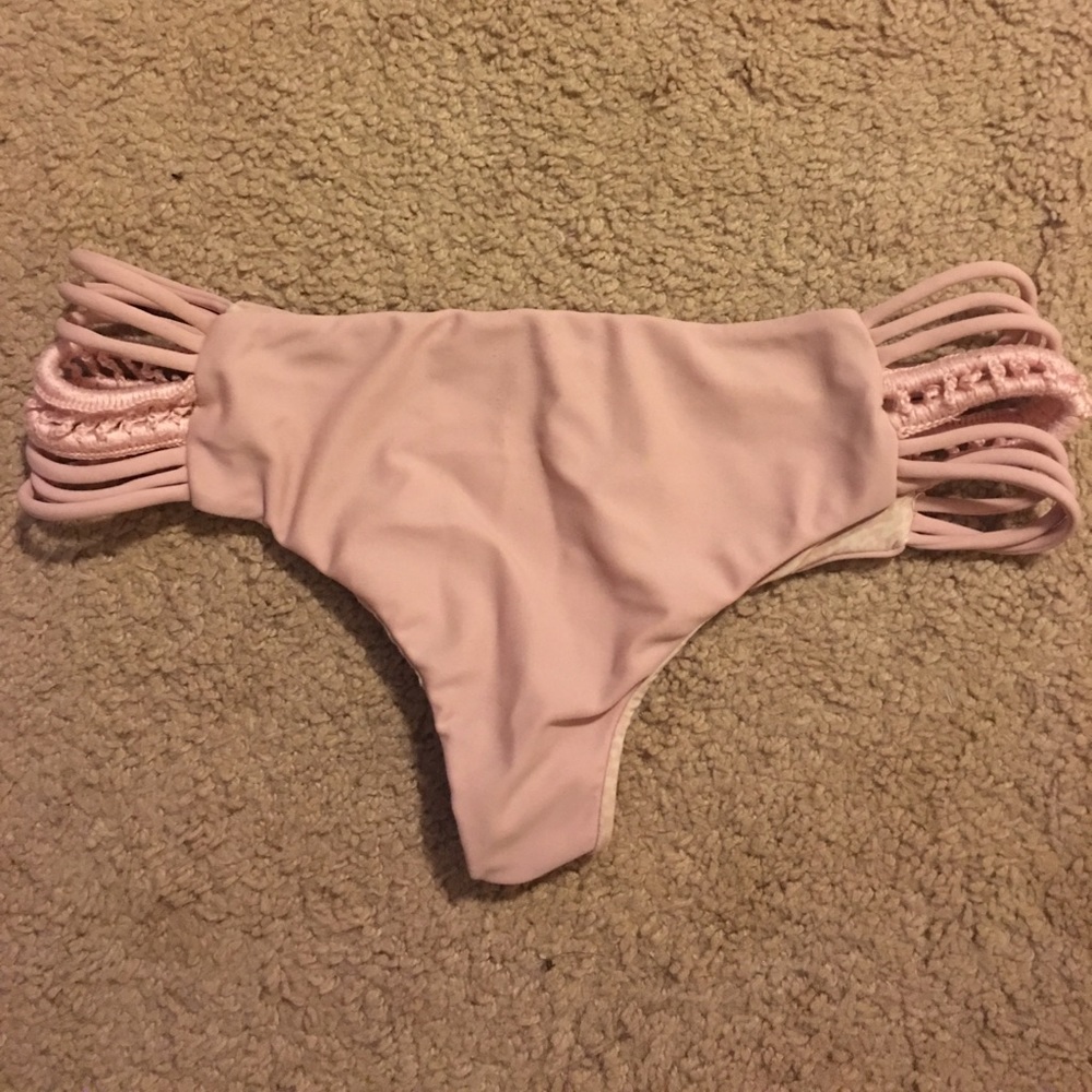 Acacia bottoms