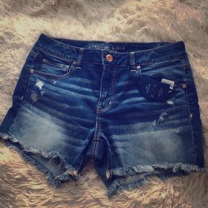 American Eagle Midi Rise Shorts in Mint Condition!