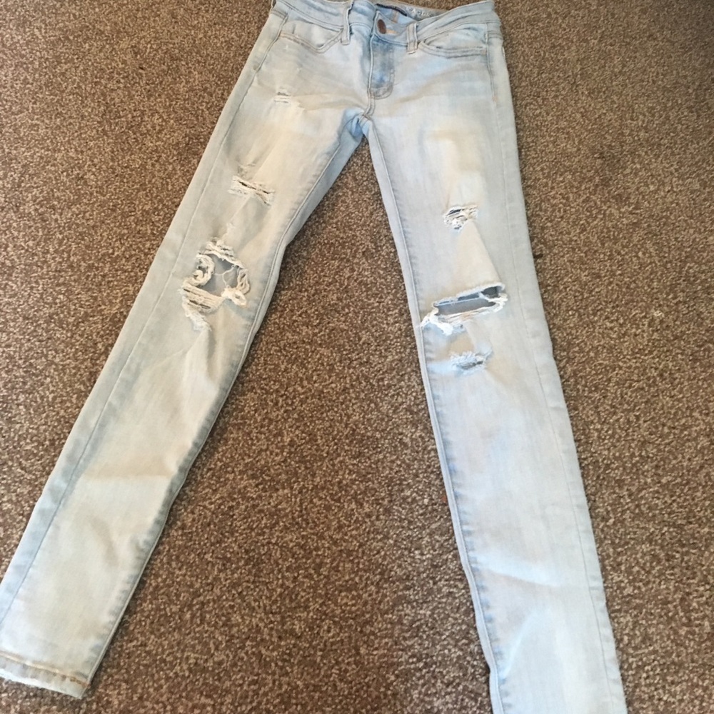 American eagle ripped jeans