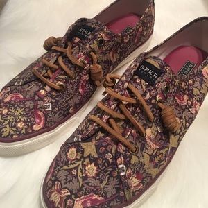 Sperry Top-Siders. Adorable Floral Print! Size 10M
