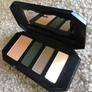 KAT VON D eyeshadow kit