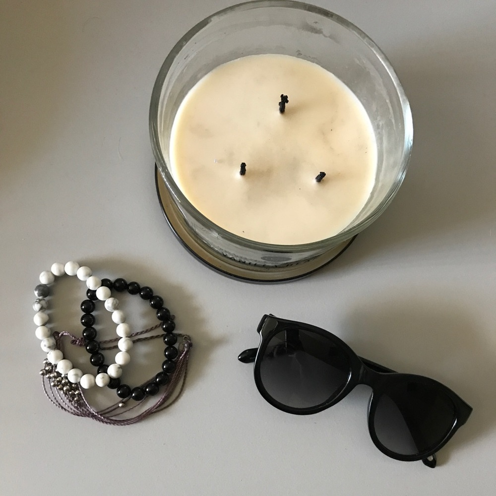 Fossil black round sunglasses