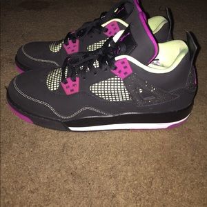 Jordan 4 Retro