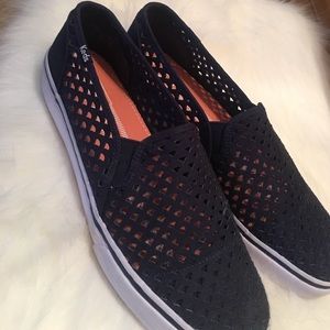 Keds Women Shoes. Size 10. Navy Blue Color.