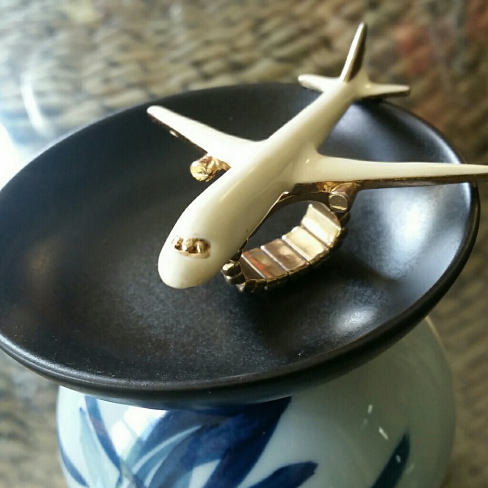 White airplane scrunchy rings