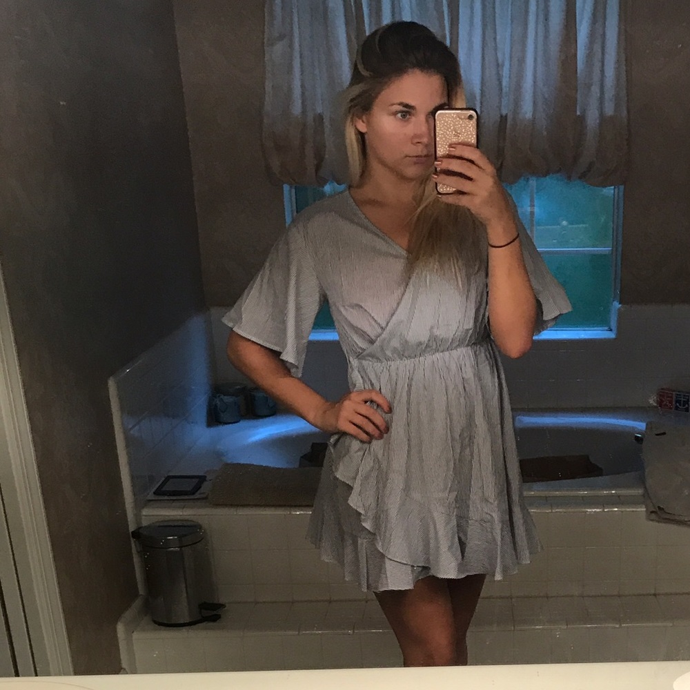 Vici dolls walk on by wrap dress