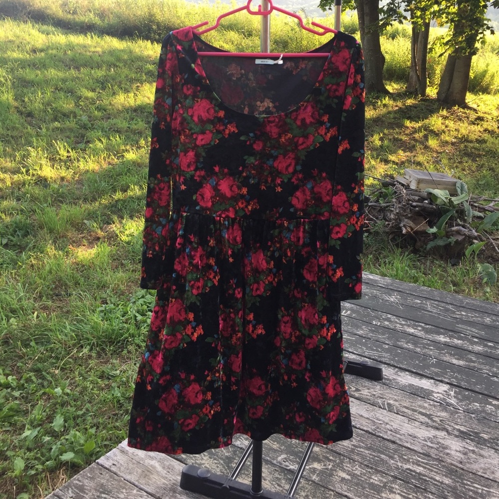 Kimchi Blue romantic long sleeve dress size L