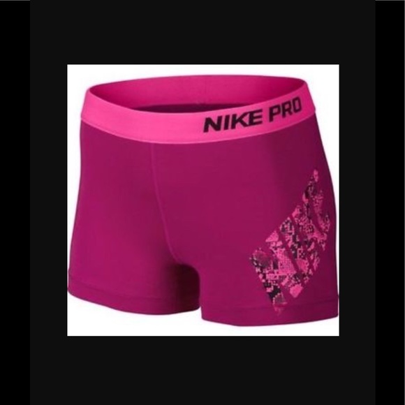Nike Compression Shorts - Picture 2 of 3