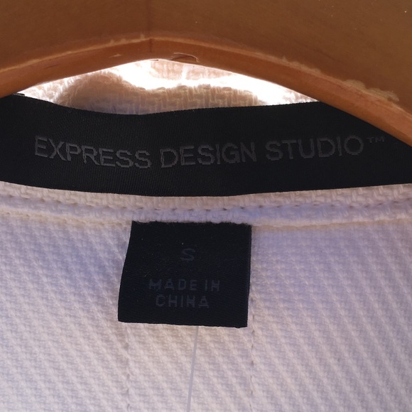 Express Cape Jacket - Picture 3 of 5
