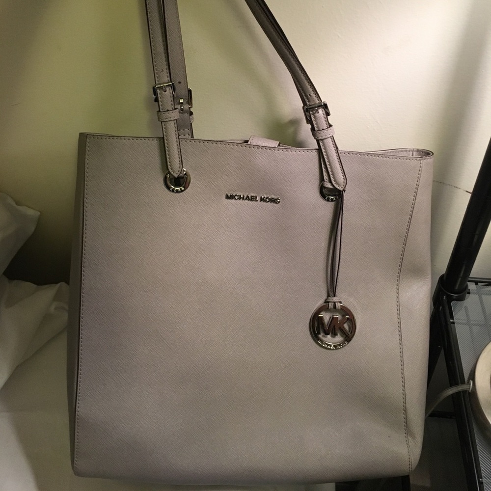Grey michael kors tote bag