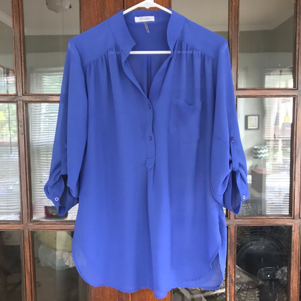 💥PARTY PRICE⬇️Cute blue top!