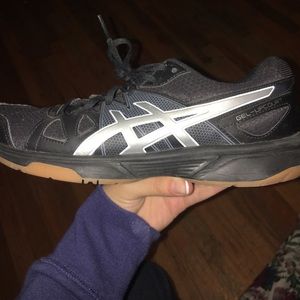 Barely worn volleyball shoes, very good condition