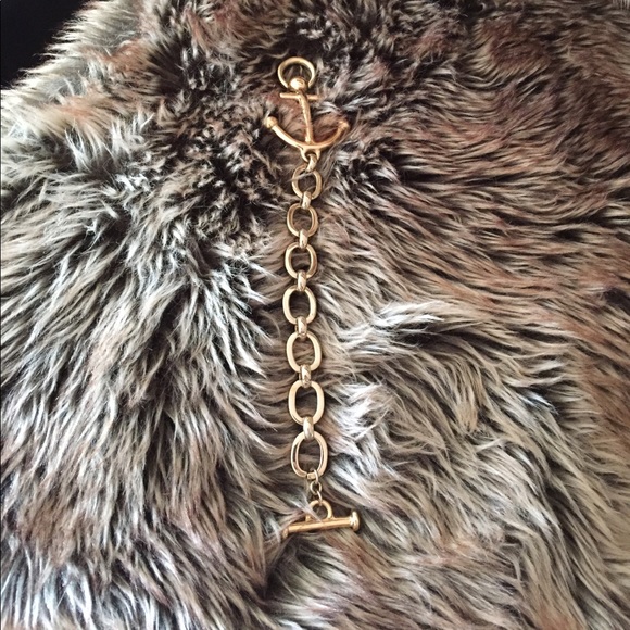 Golden Anchor Bracelet - Picture 4 of 4