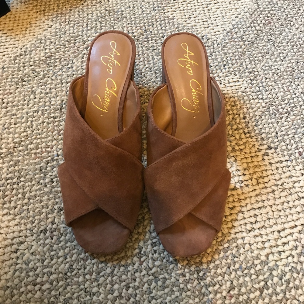 SUEDE SLIDES