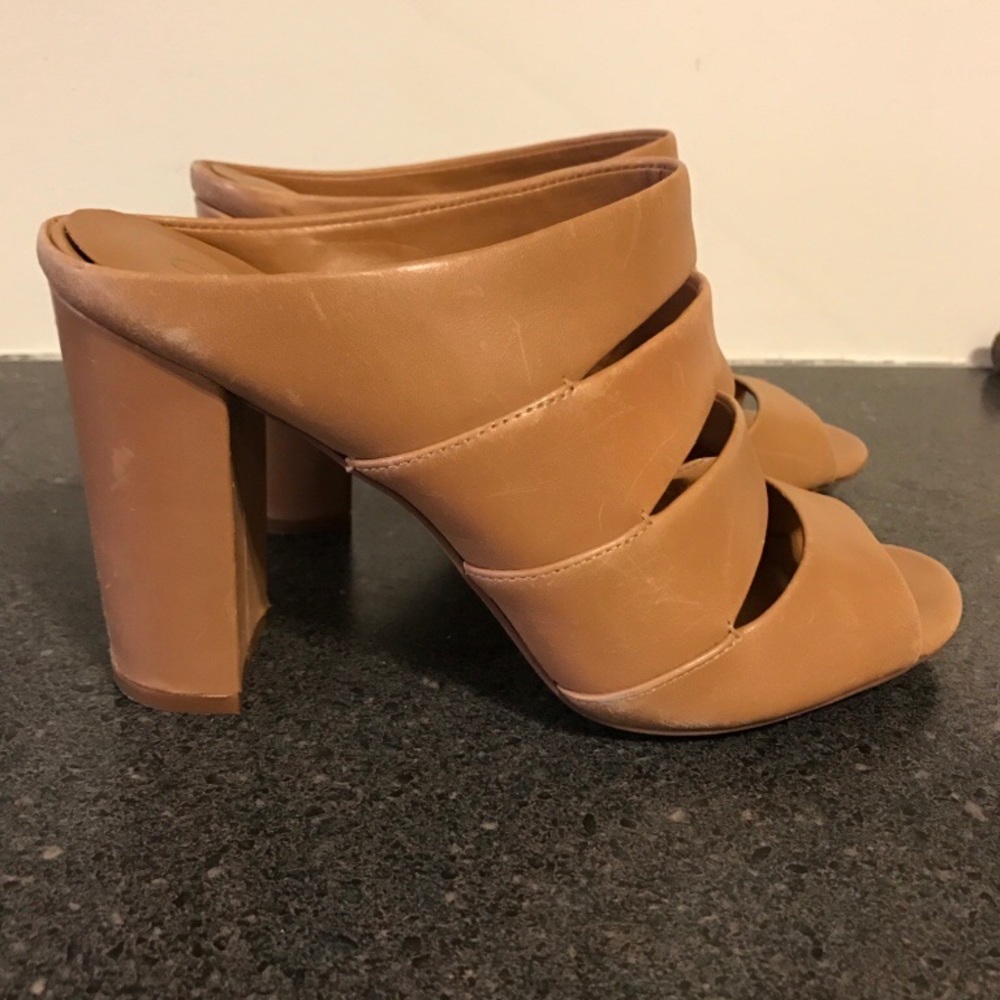 Arturo Chiang - Tan leather sandals