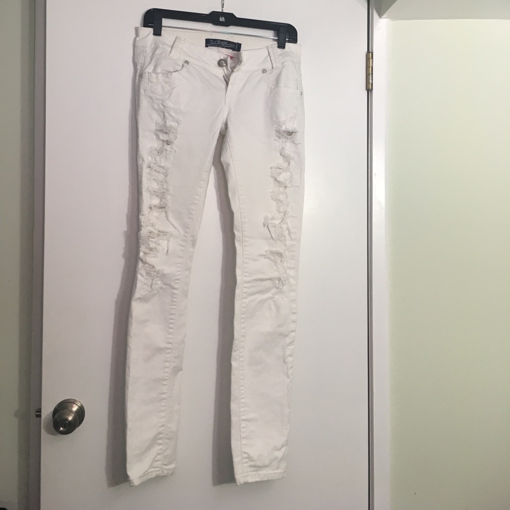 White ripped jeans size 6