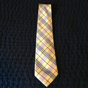 Burberry tie. Great condition. Cute patter