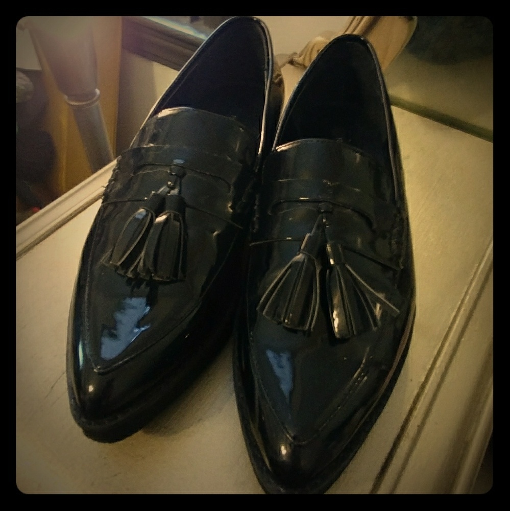 Pointed patent leather loafers SZ 9