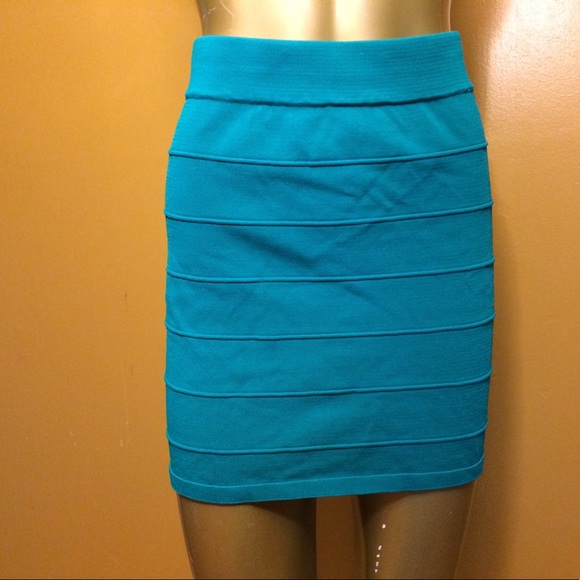 Turquoise pencil skirt - Picture 2 of 3
