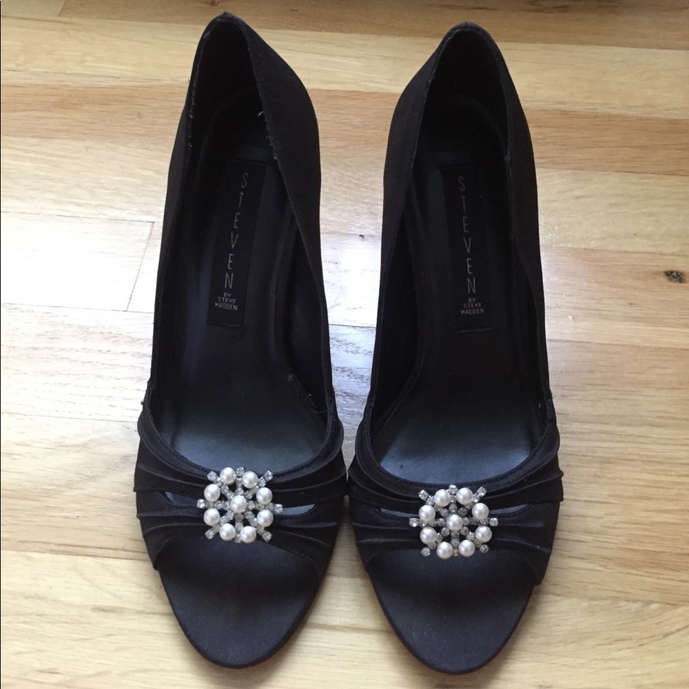 STEVEN by Steve Madden "Deluxee" peep-toe pumps