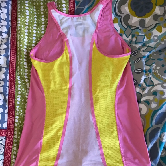 Nike Dri-Fit Size Small Workout Tank. Like new. - Picture 3 of 3