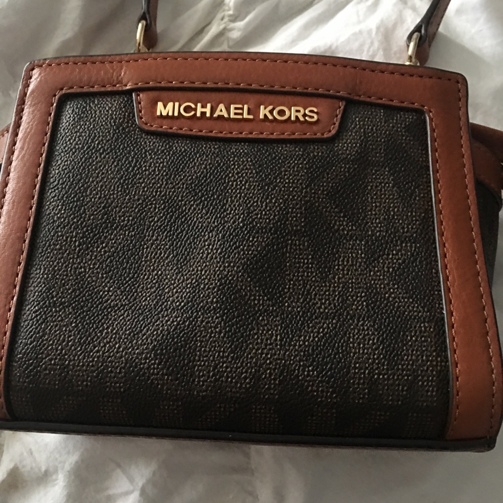 Michael Kors signature cross body
