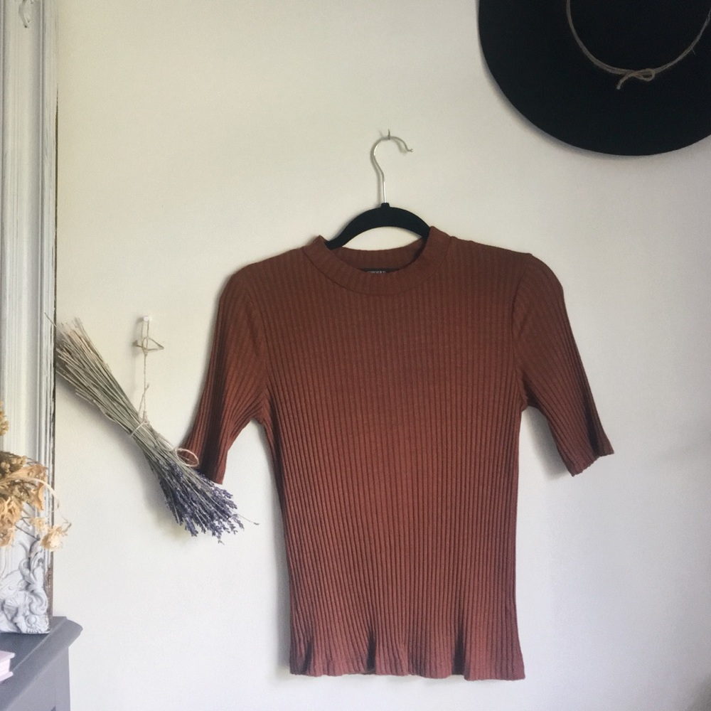 Burnt Orange Ribbed Blouse • Perfect For Fall •