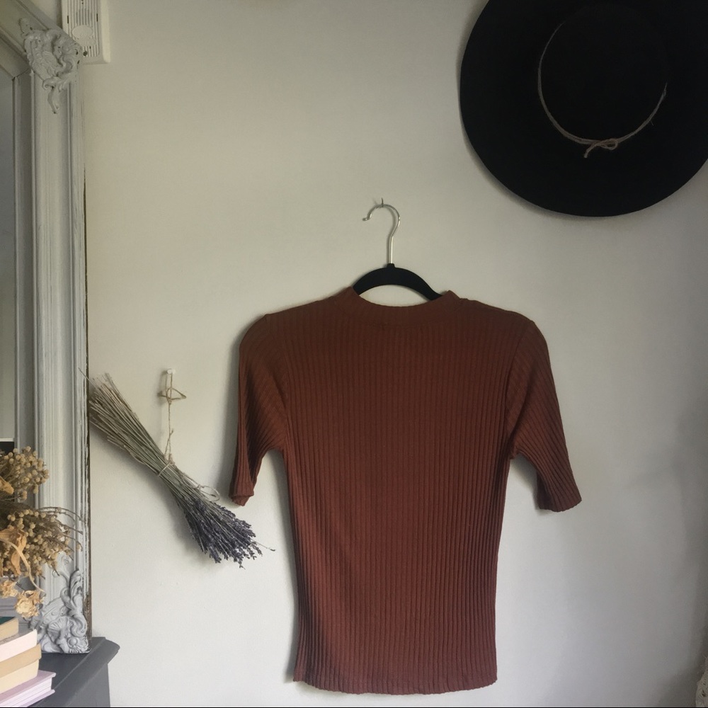Burnt Orange Ribbed Blouse • Perfect For Fall • - Picture 3 of 4