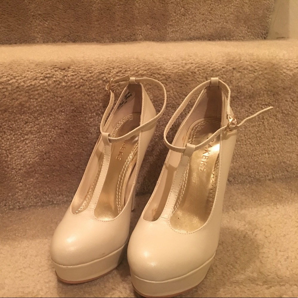 🛑 sold!!!!   Bone colored maryjanes