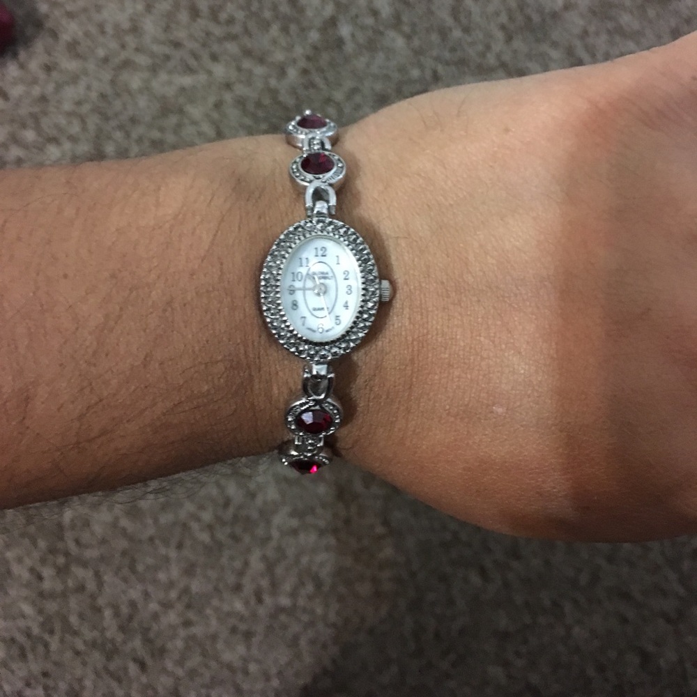 Gloria Vanderbilt woman watch.