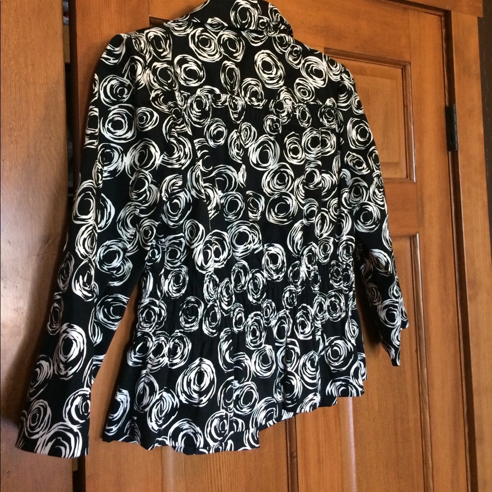Patterned Jacket - Picture 2 of 3
