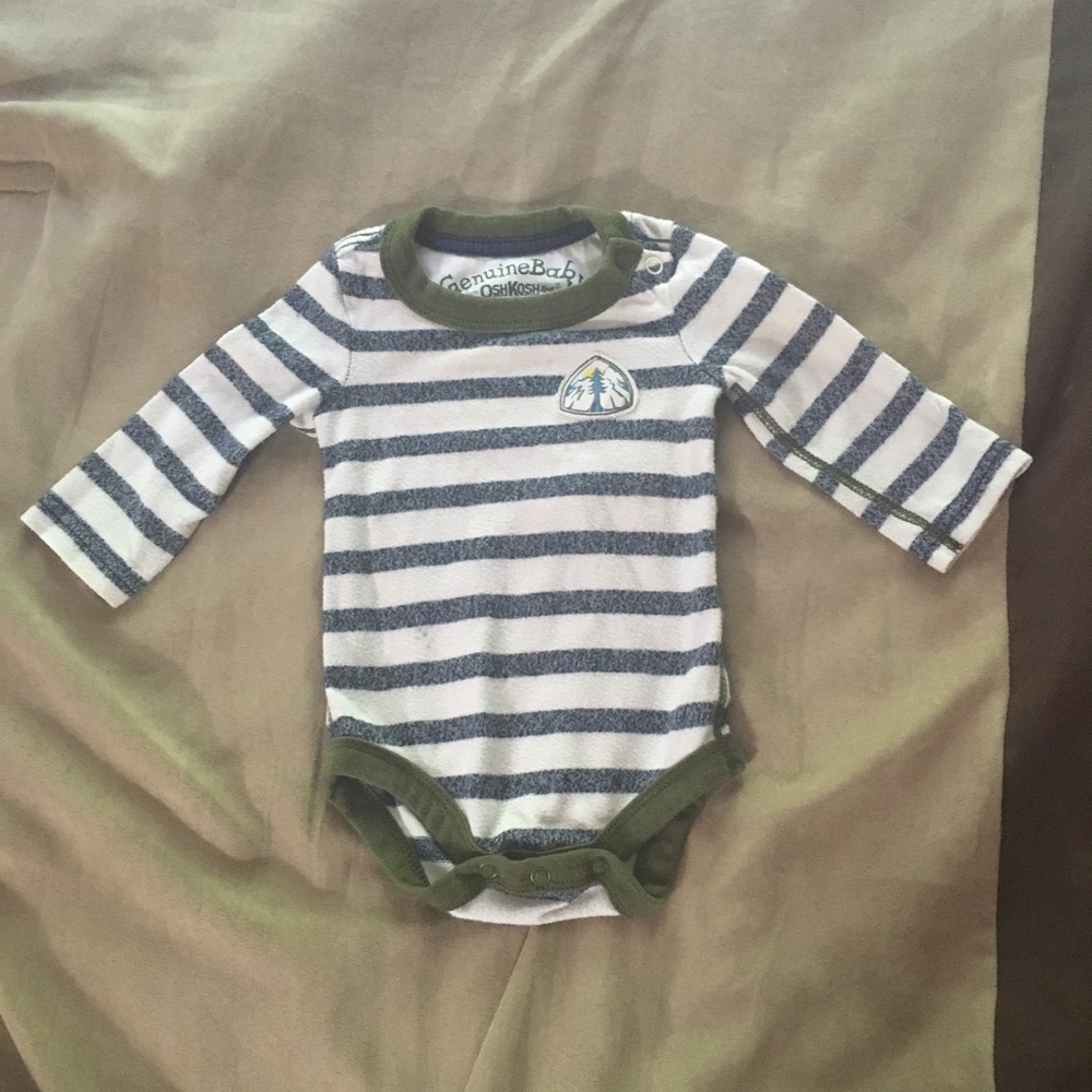 Oshkosh B'gosh long sleeve cozy Onesie.