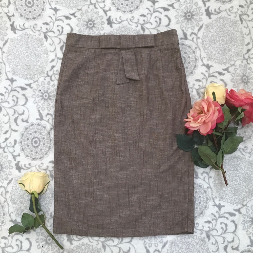 🎀 Classic tweed pencil skirt with bow