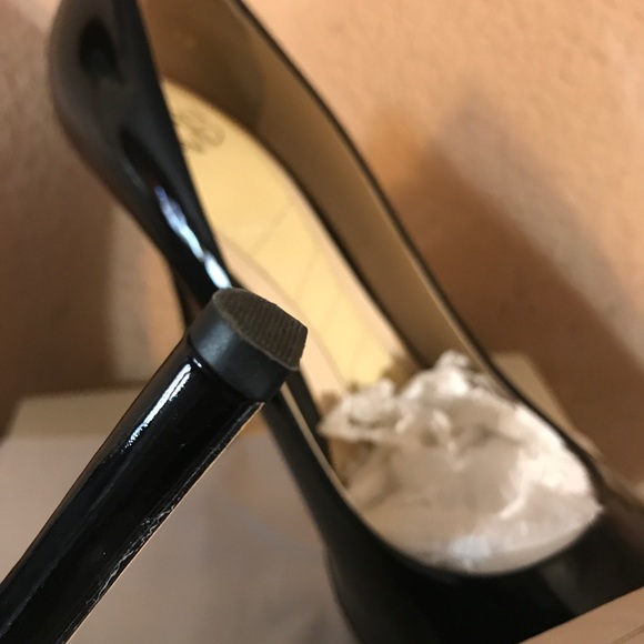 Joan and David pumps - Picture 2 of 4