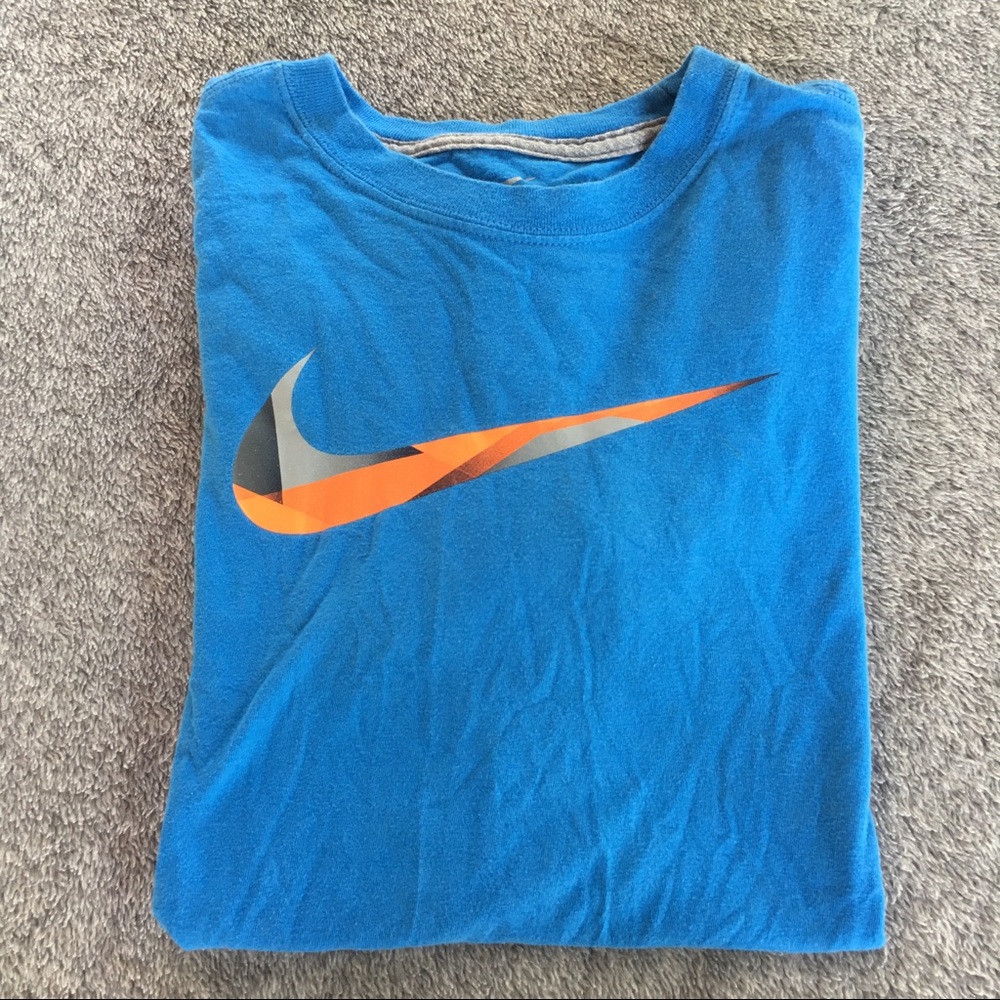 Nike Graphic Tee