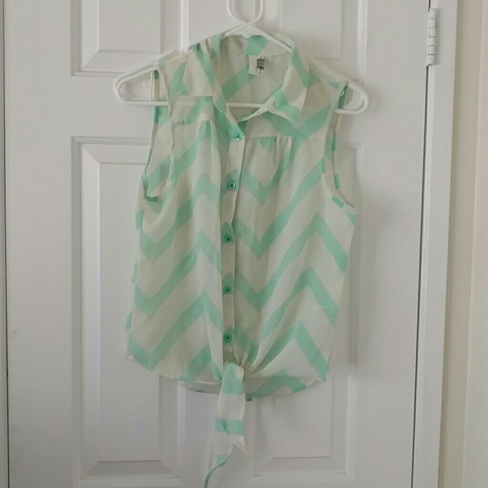 Chevron mint collared tank size small