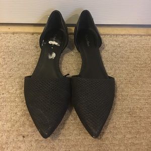 Pointed toe flats