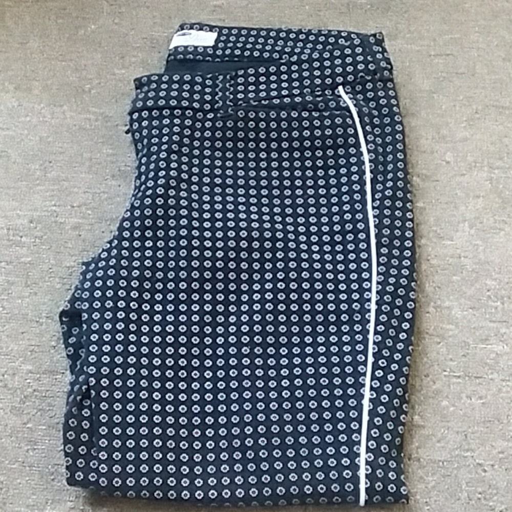Old Navy Diva Capri Pants