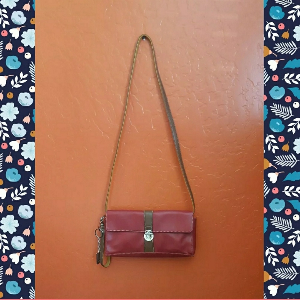 📛ON SALE!!! 📛 Red Nine West Purse & A Free Gift!