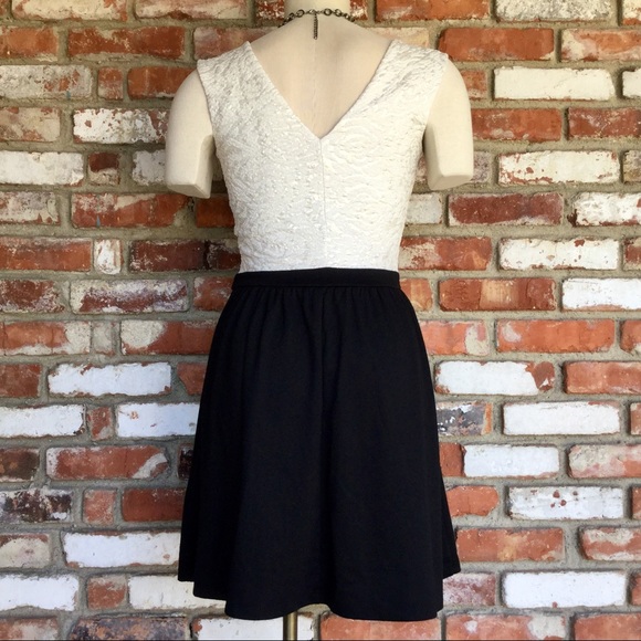 ⬇️ Reduced ⬇️ CANDIE'S Special Occasion Dress! - Picture 3 of 6