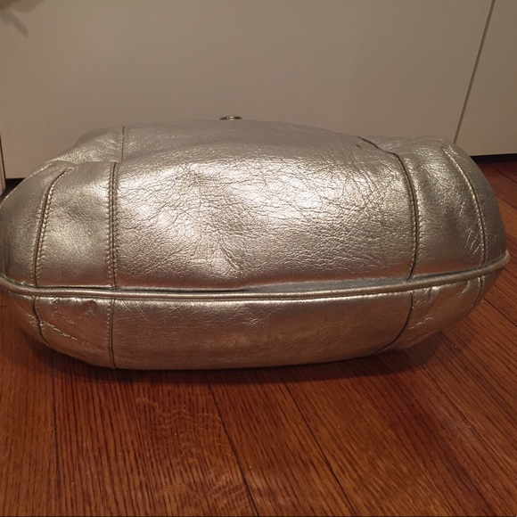 Hogan gently used handbag - Picture 3 of 3