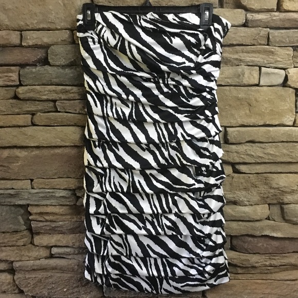 Strapless Zebra dress - Picture 4 of 8