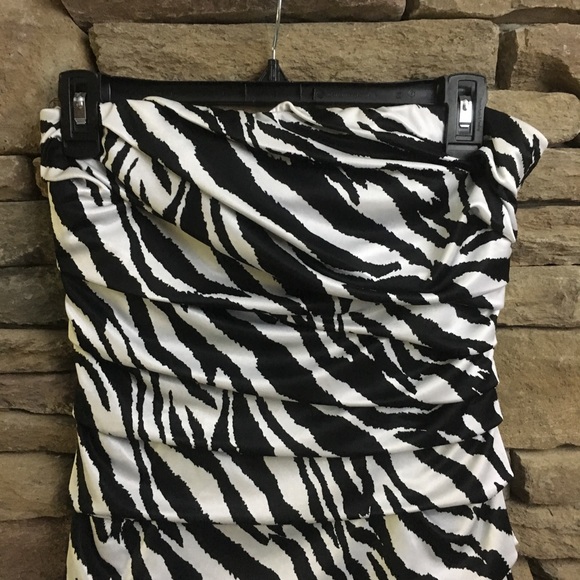 Strapless Zebra dress - Picture 5 of 8